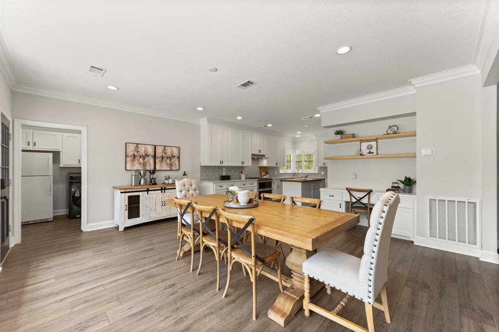 39 Golden Sunset Circle, The Woodlands, Texas image 13