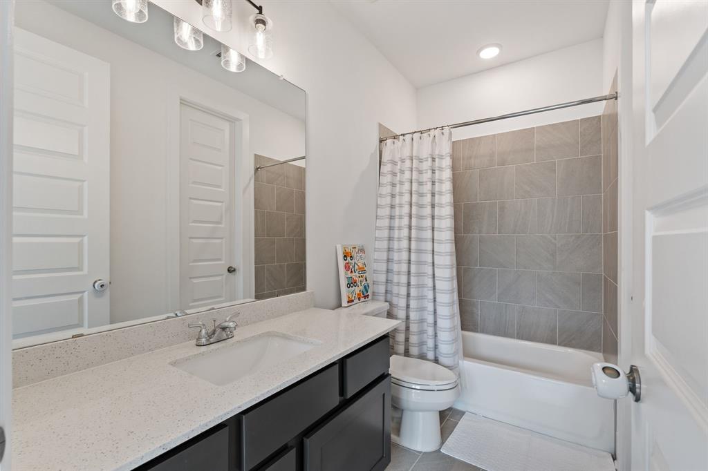914 Sendero Trail, Conroe, Texas image 11