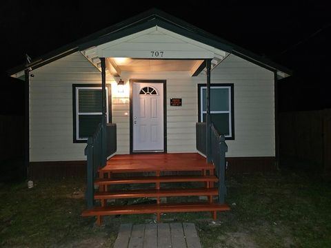 A home in Brazoria