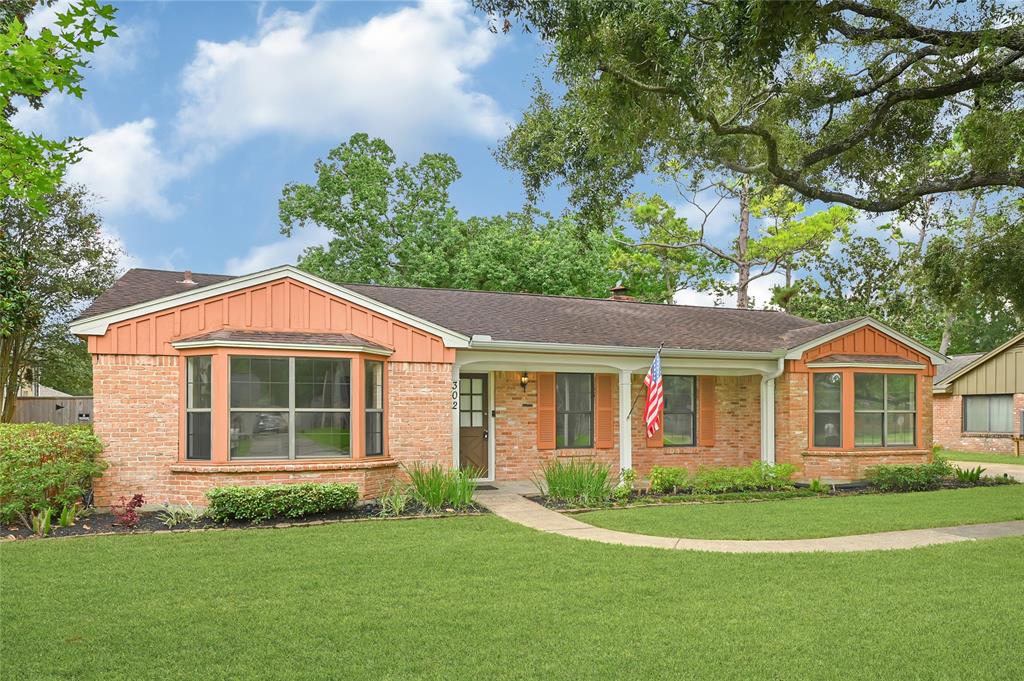 302 Bayou View Drive