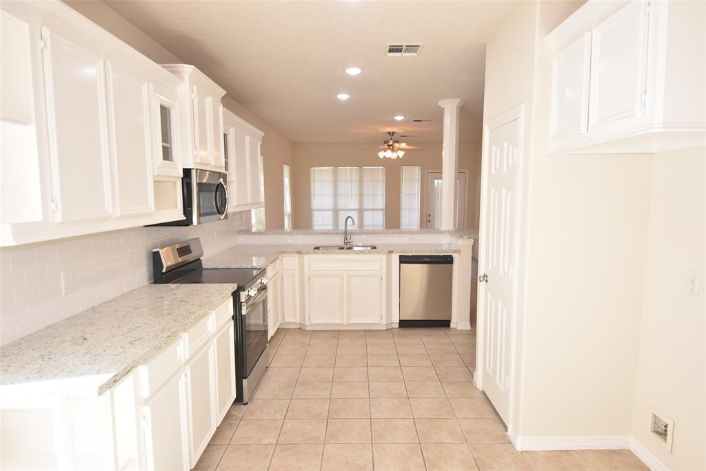 12946 Centaurus Court, Willis, Texas image 8