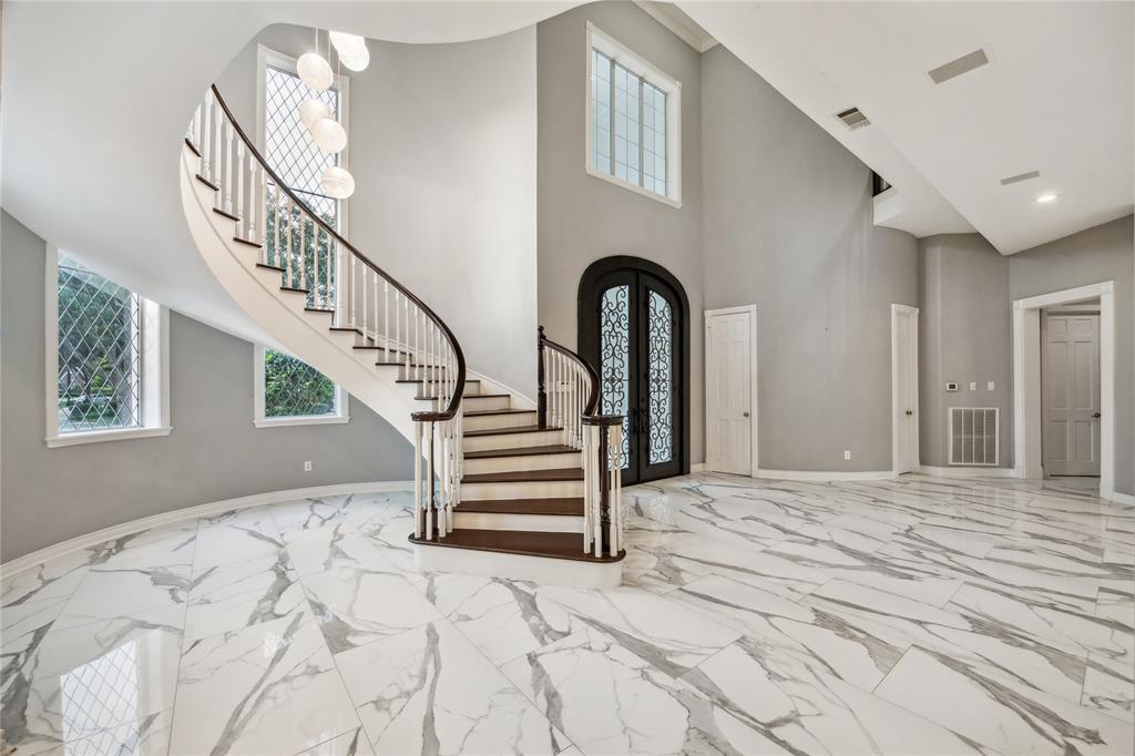 23 GLEN EAGLES DRIVE