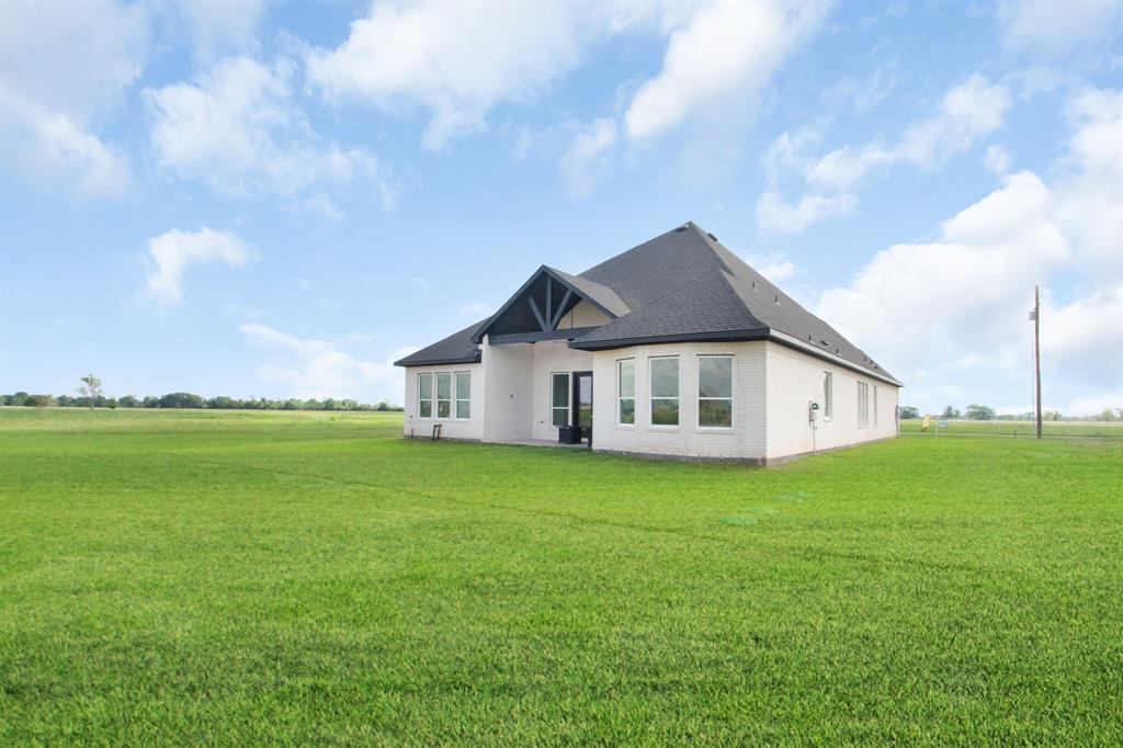 260 Brahman Trail, Angleton, Texas image 3