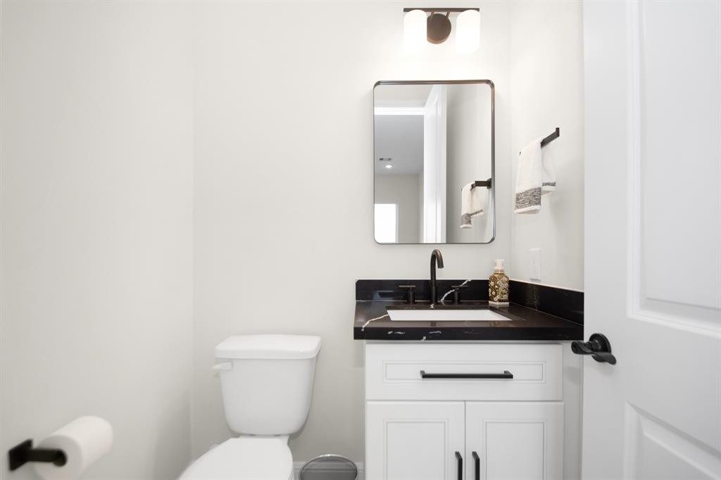 260 Brahman Trail, Angleton, Texas image 33