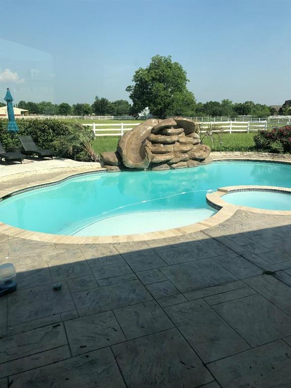 1610 Lone Stirrup Drive, Richmond, Texas image 23