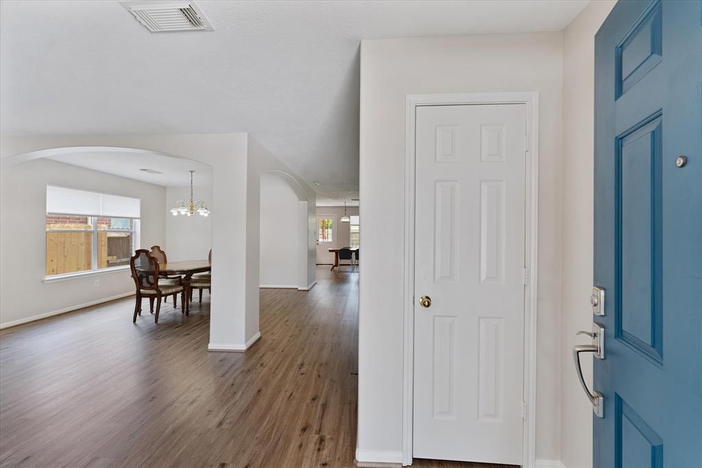 2514 Halstead Drive, Spring, Texas image 6