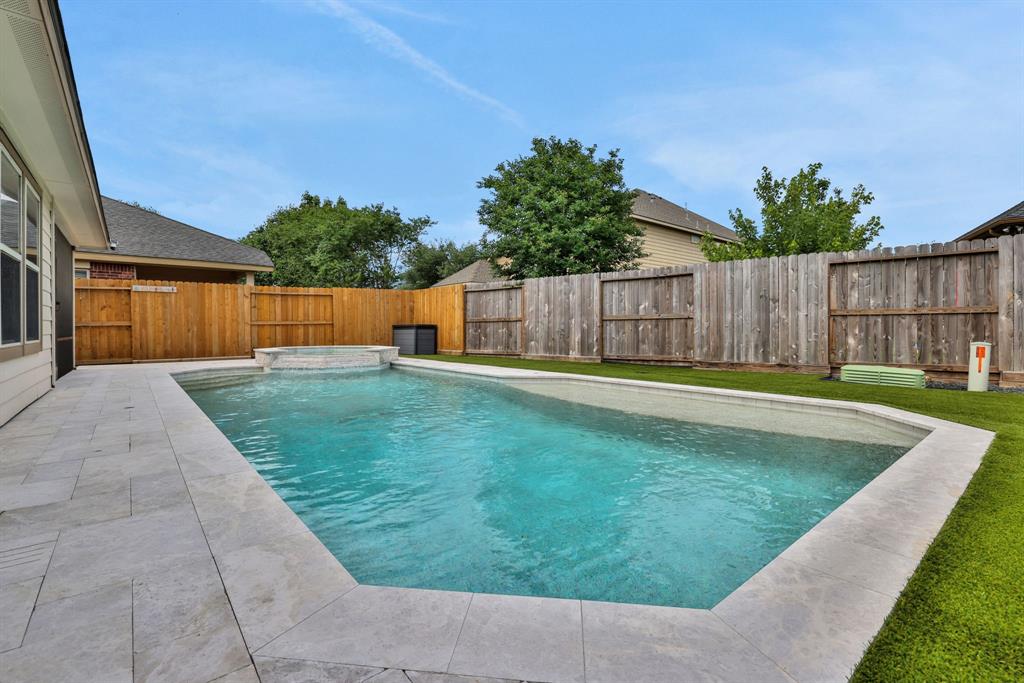 19134 Northfork Bend Lane