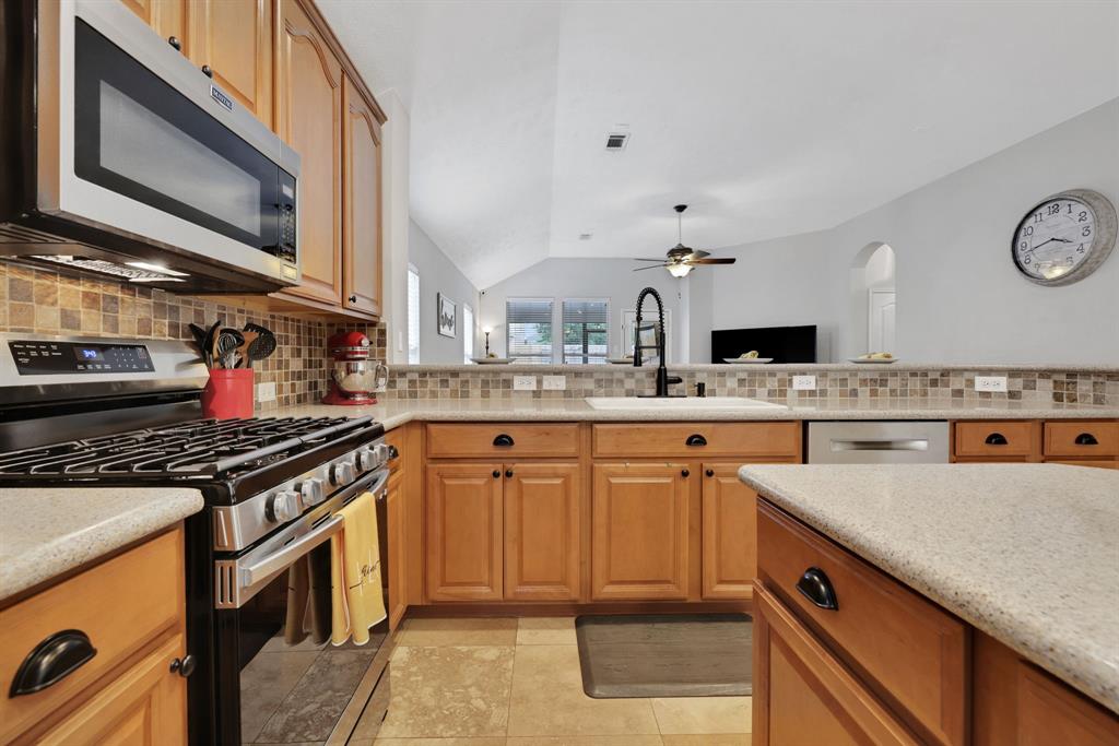 19134 Northfork Bend Lane, Tomball, Texas image 14