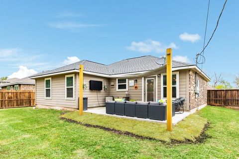 A home in Angleton