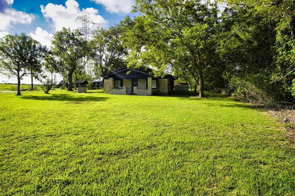 1203 County Road 677, Brazoria, Texas image 1