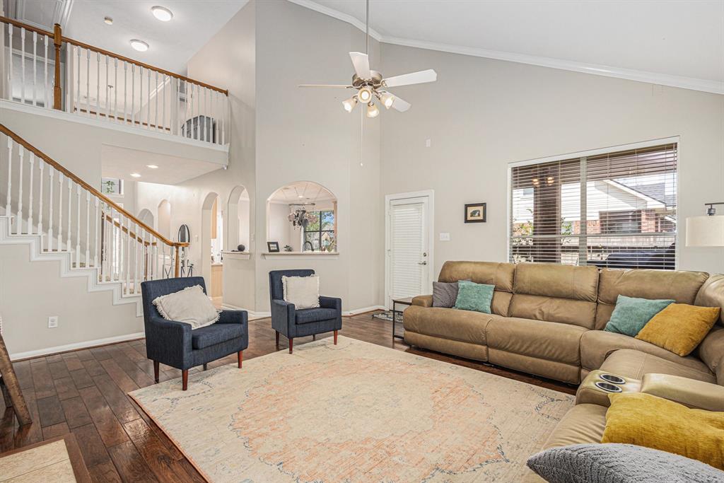 4604 Chaperel Drive, Pearland, Texas image 2