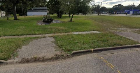 Photo of 517 17th Avenue N, Texas City, TX 77590 (MLS # 57097834)
