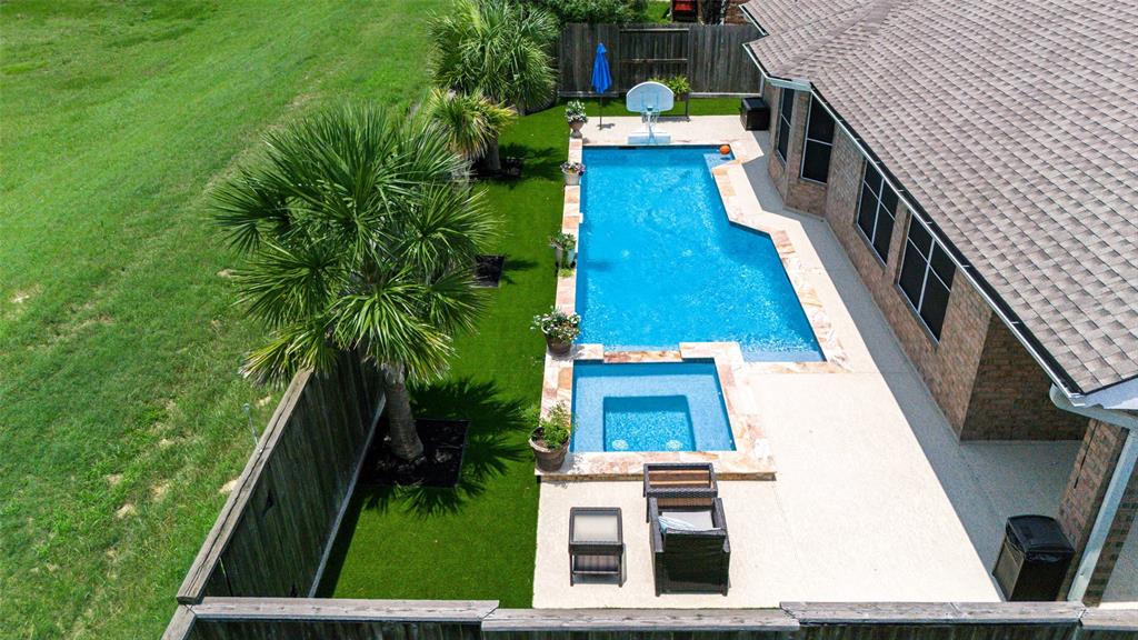 17815 Gables Bend Drive, Tomball, Texas image 2