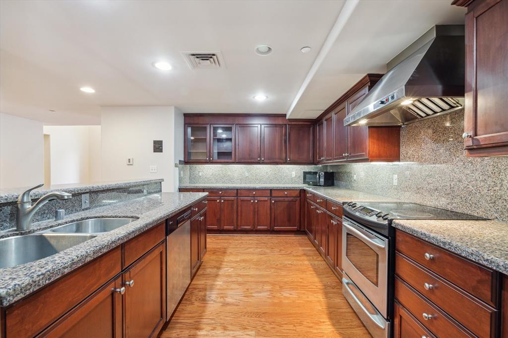 914 Main Street 1104