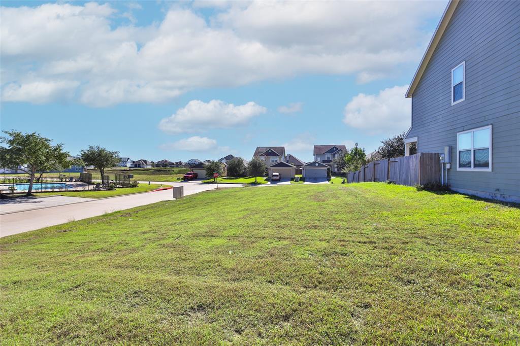 10901 Afternoon Shade, Willis, Texas image 18