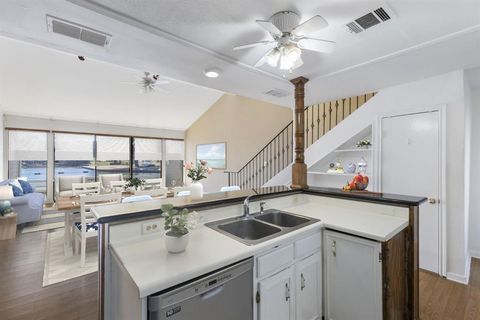 10 April Point Drive S 10 Conroe TX 77356