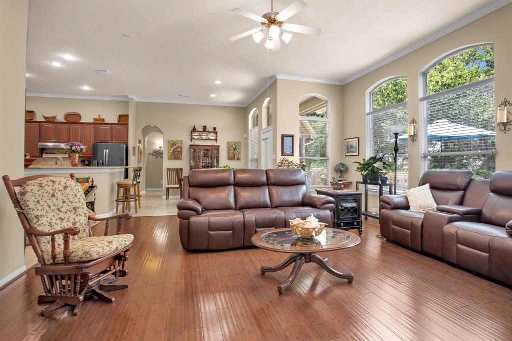 2002 Graystone Hills Drive, Conroe, Texas image 16