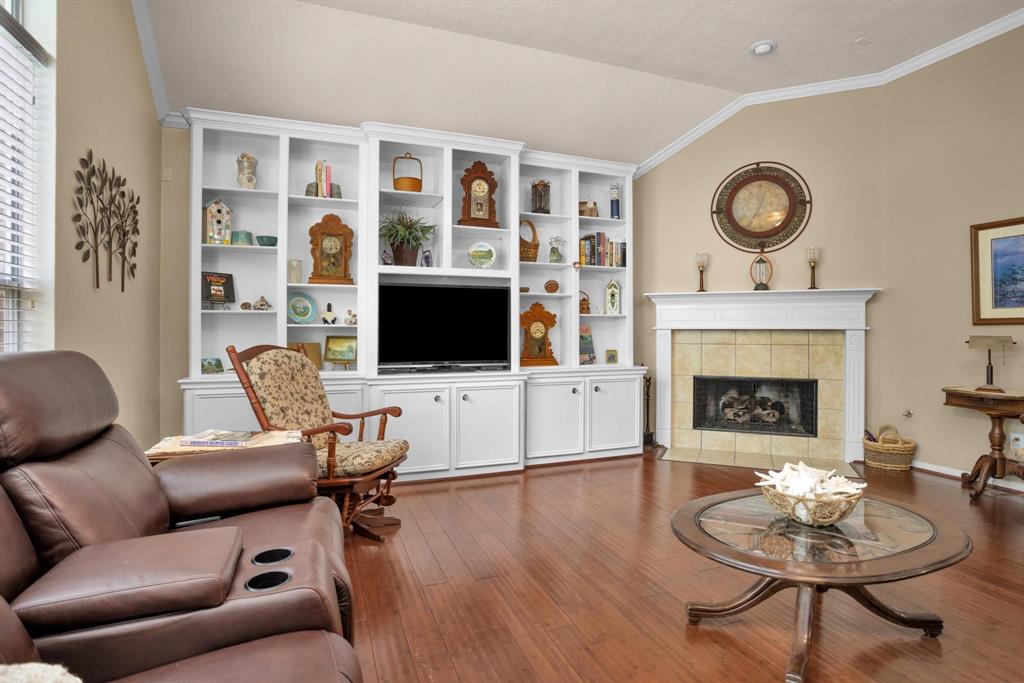 2002 Graystone Hills Drive, Conroe, Texas image 13