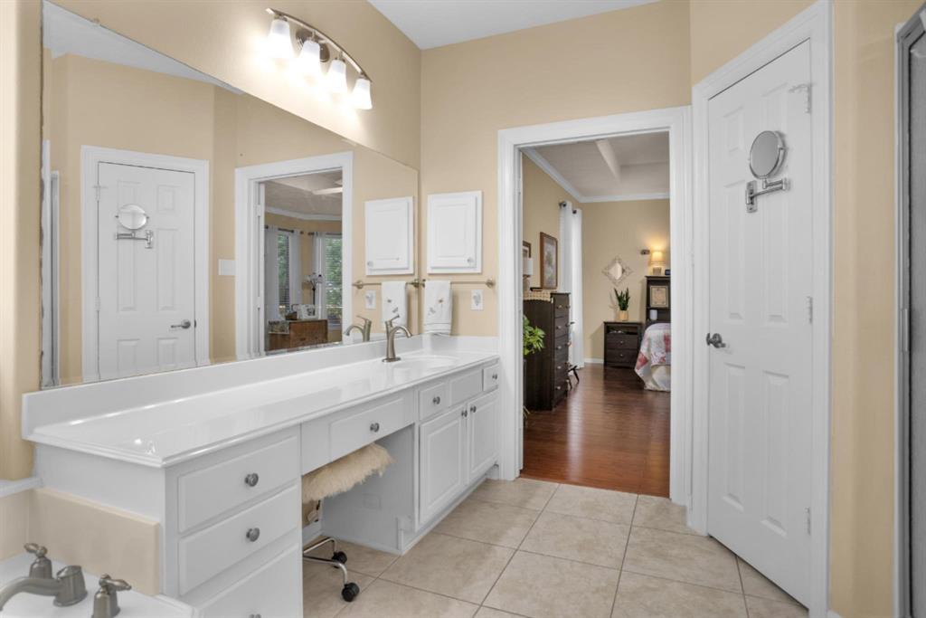 2002 Graystone Hills Drive, Conroe, Texas image 26
