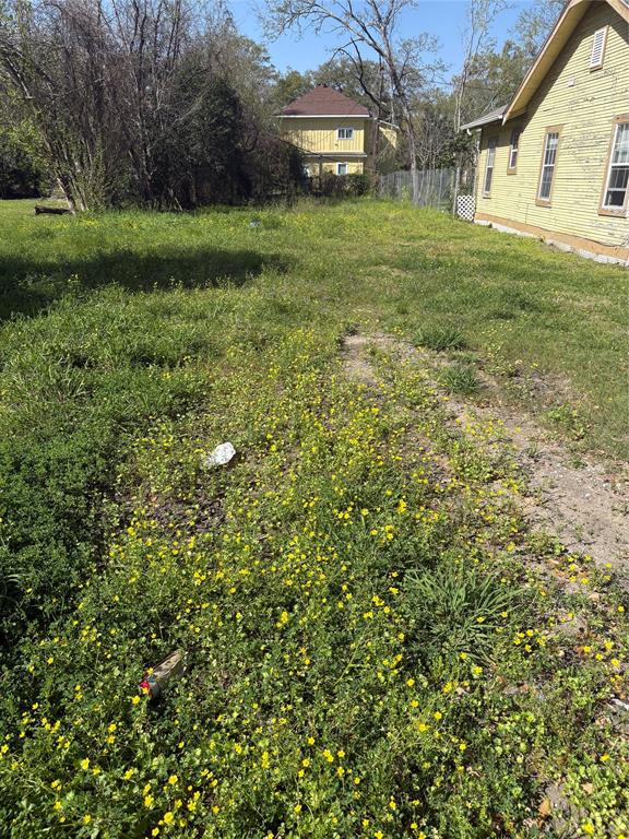 2086 Liberty Street, Beaumont, Texas image 3