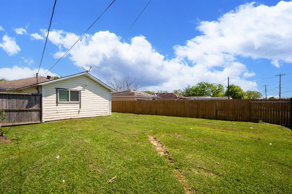 1231 W 7th Street, Freeport, Texas image 23