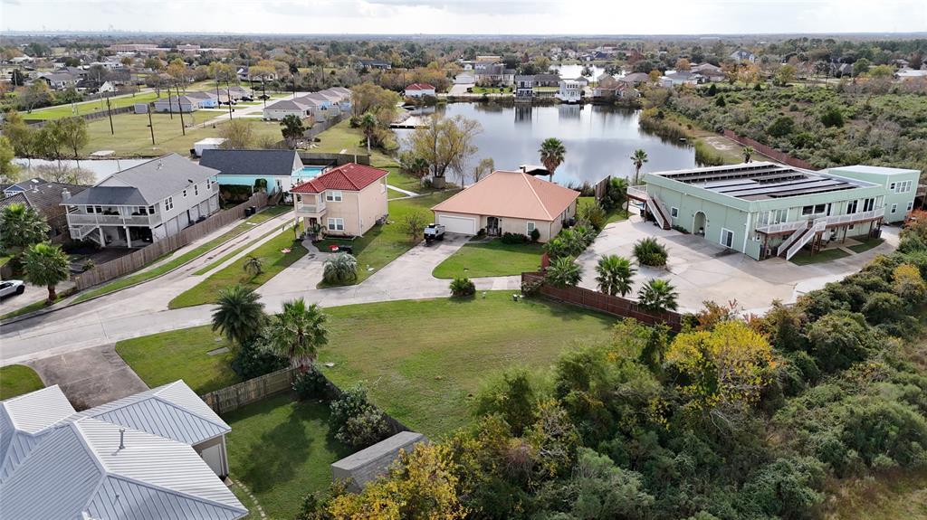 226 Debbie Lane, San Leon, Texas image 10