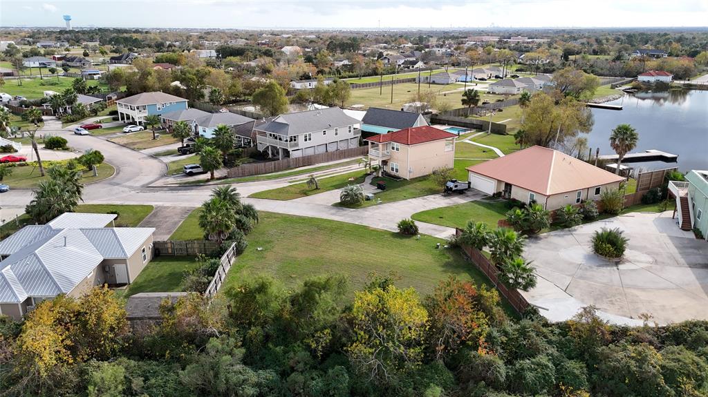 226 Debbie Lane, San Leon, Texas image 9