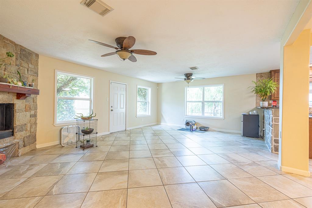 2318 Green Valley Drive, Deer Park, Texas image 12