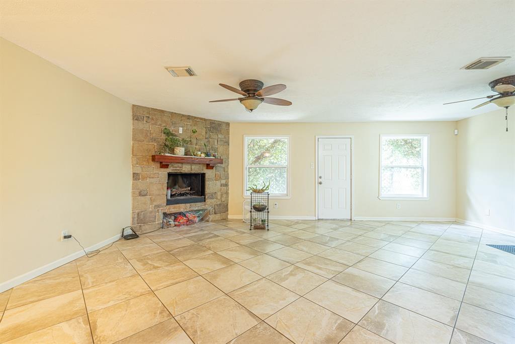 2318 Green Valley Drive, Deer Park, Texas image 11