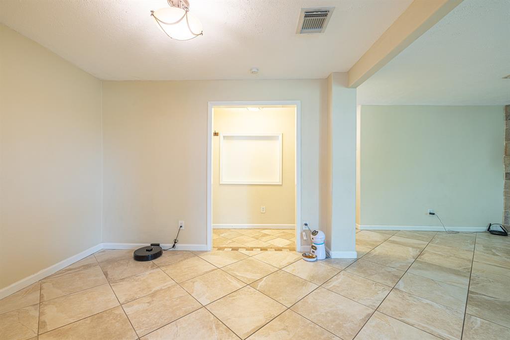 2318 Green Valley Drive, Deer Park, Texas image 10