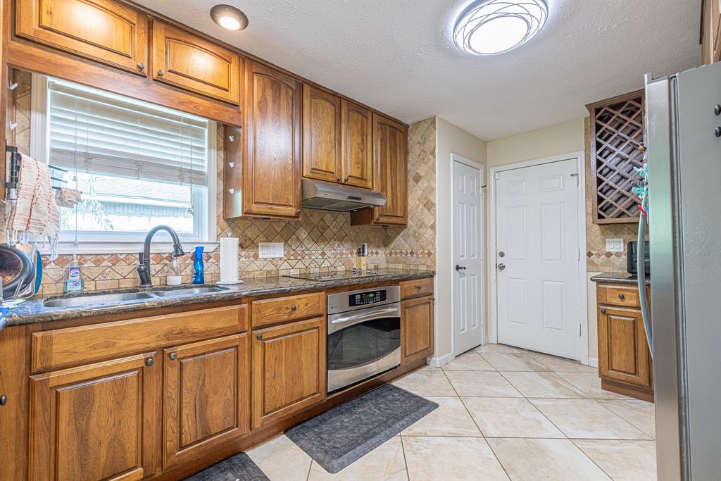 2318 Green Valley Drive, Deer Park, Texas image 5