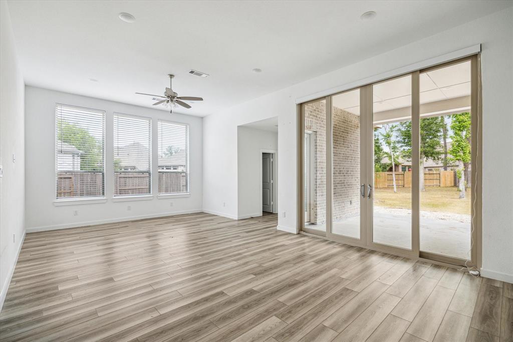 14955 Royal Glen Trace, Conroe, Texas image 3