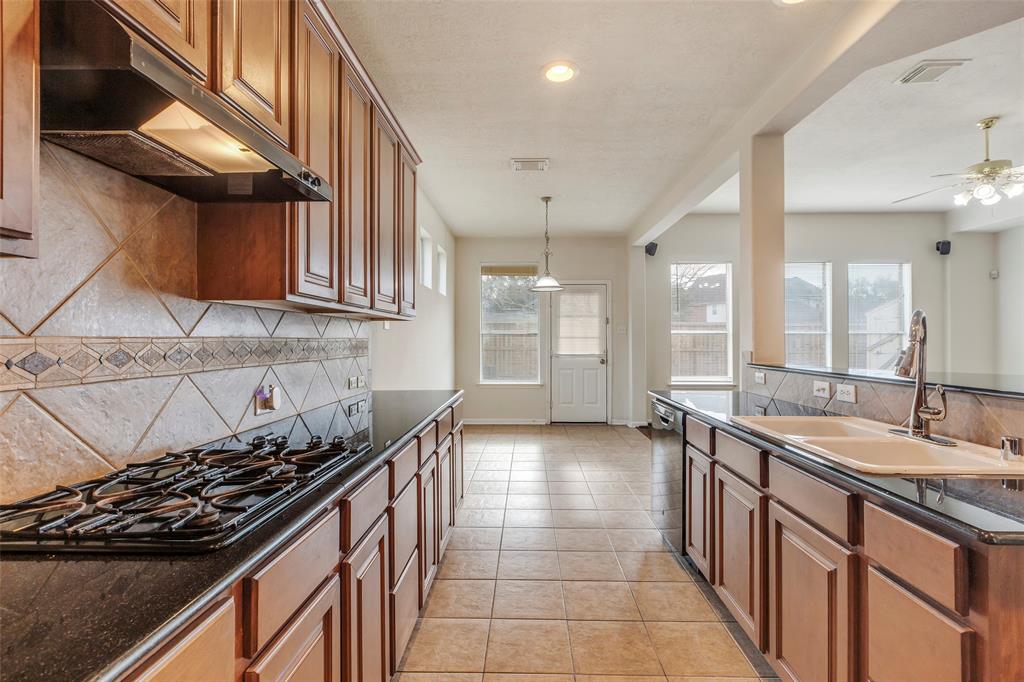 6604 Trenton Lake Lane, Houston, Texas image 21