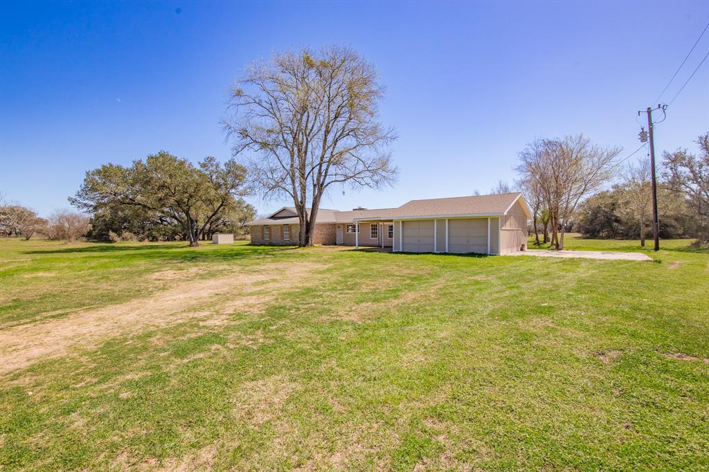 2631 Benbow Road, Inez, Texas image 3