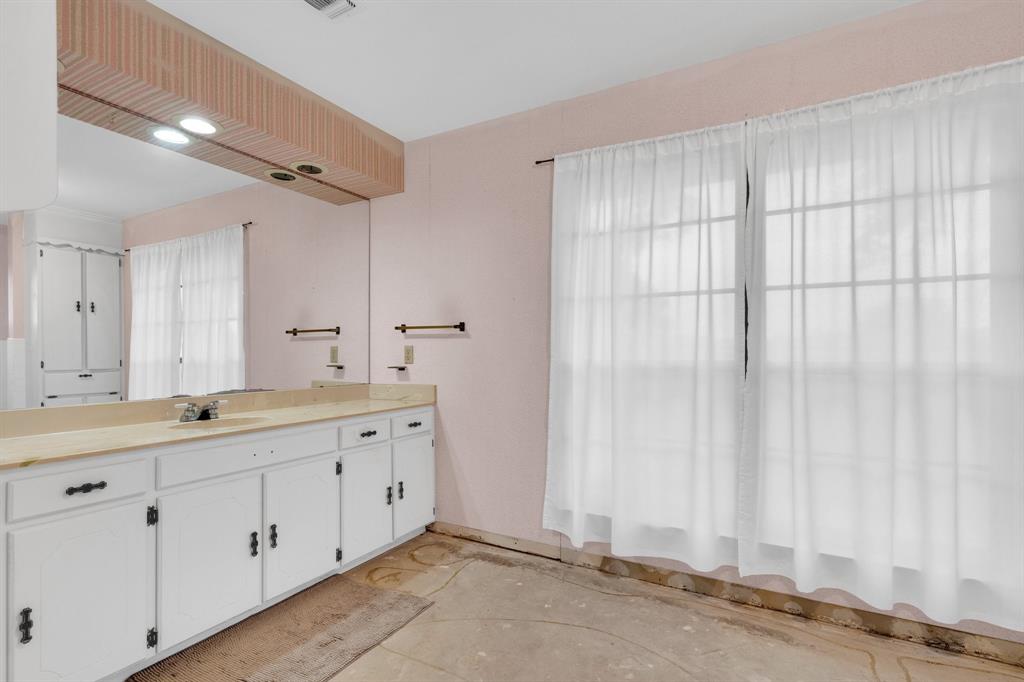 9840 County Road 305, Grandview, Texas image 32