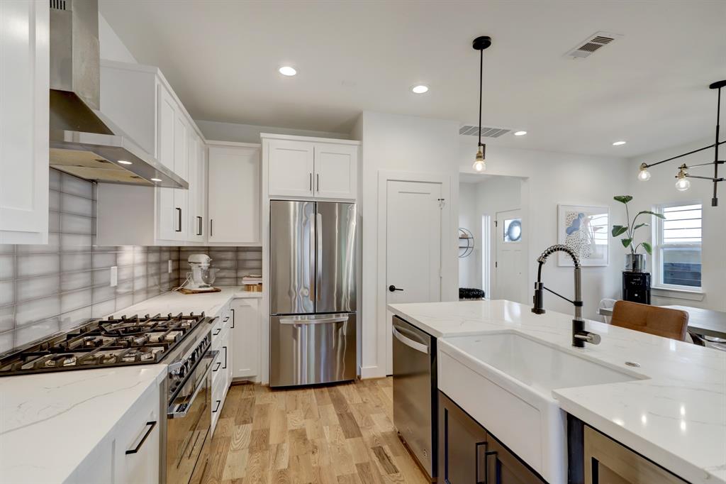 3220 Omega Street, Houston, Texas image 9