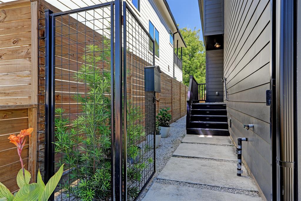 3220 Omega Street, Houston, Texas image 4