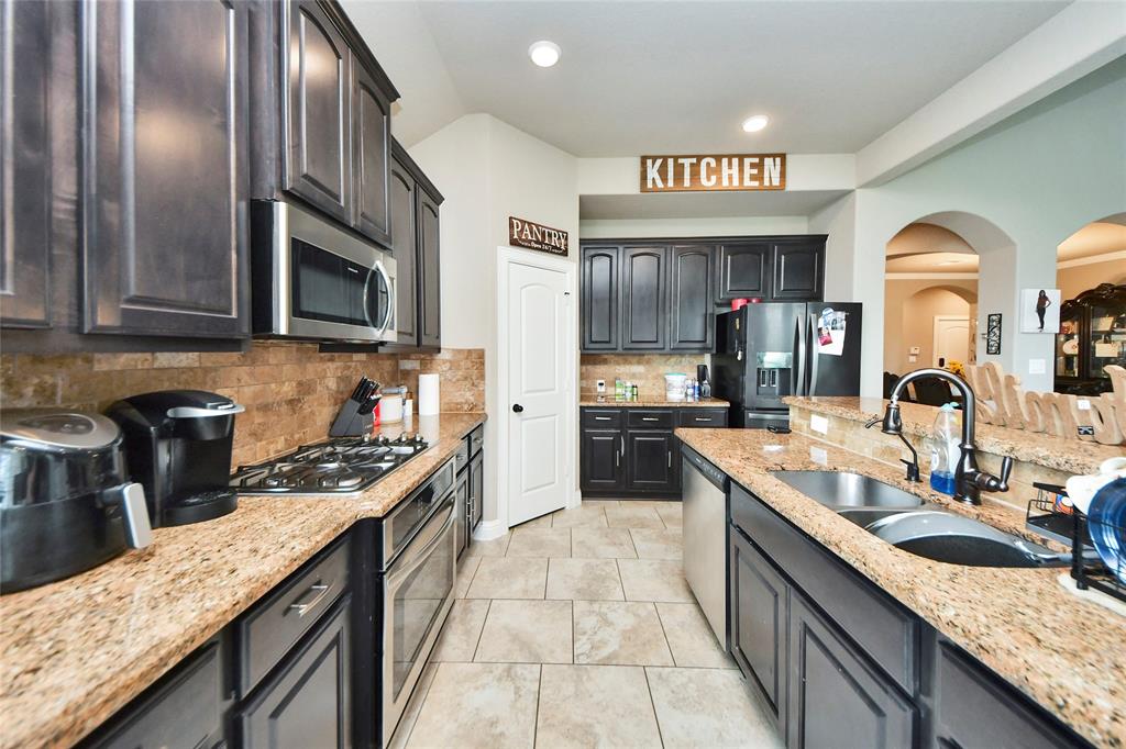 31602 Hummingbird Oak Drive, Hockley, Texas image 25