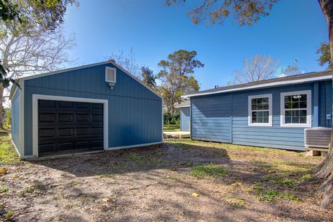 A home in Alvin