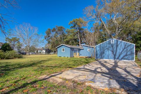 A home in Alvin