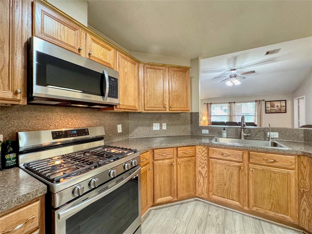 16626 Convoy Court, Crosby, Texas image 11