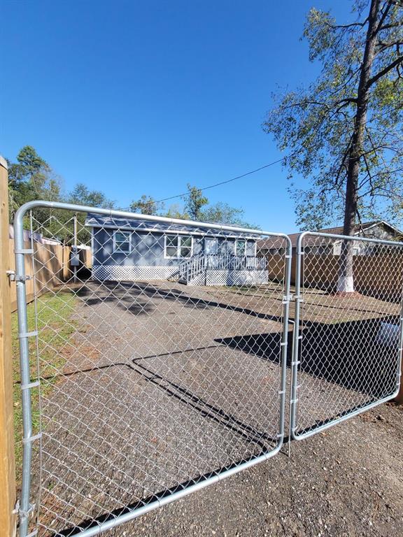 530 Pine Lane, Crosby, Texas image 9