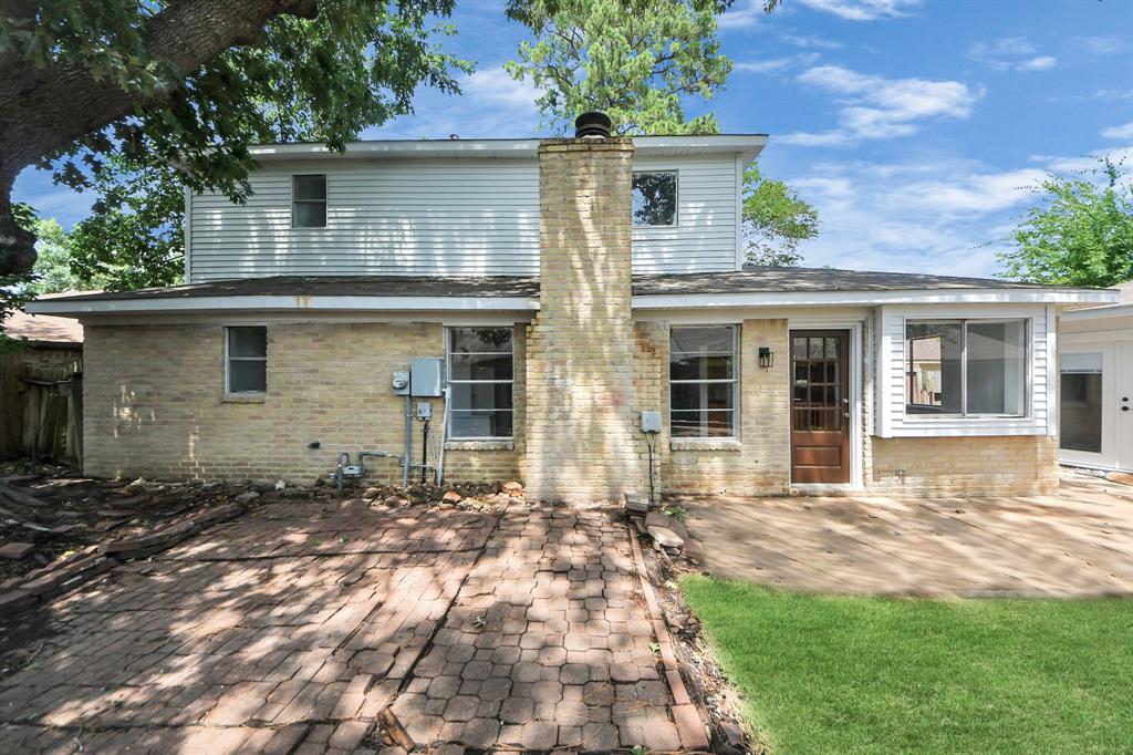 2302 Sun Spring Court