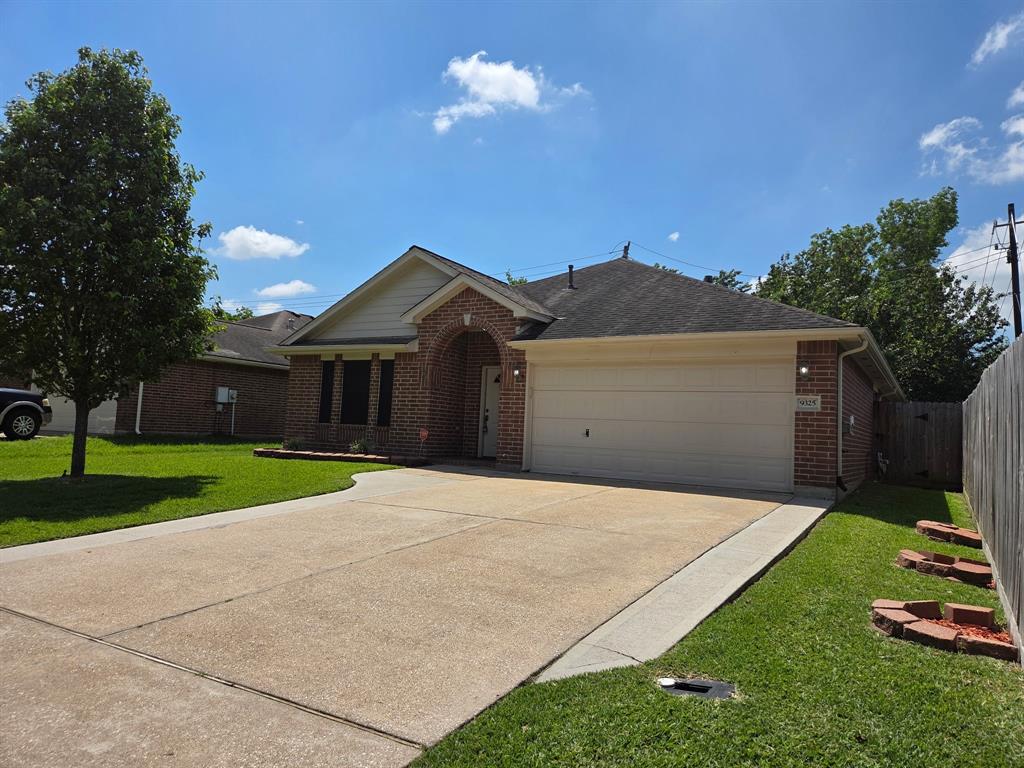 9325 Sioux Drive, La Porte, Texas image 3