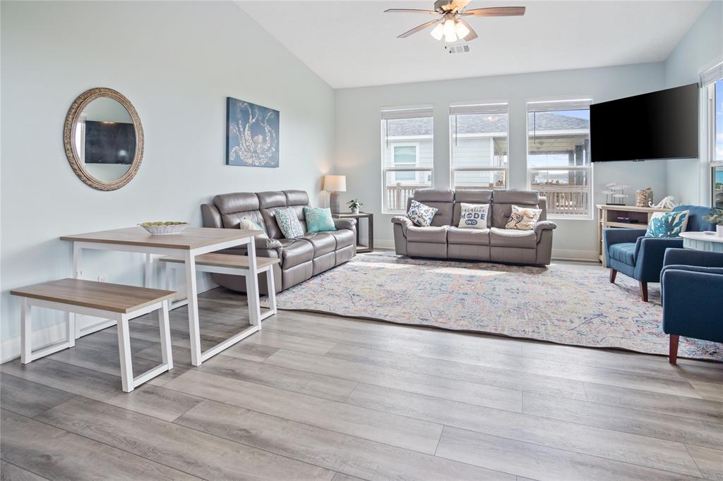 4413 Strand Avenue, Port Bolivar, Texas image 5