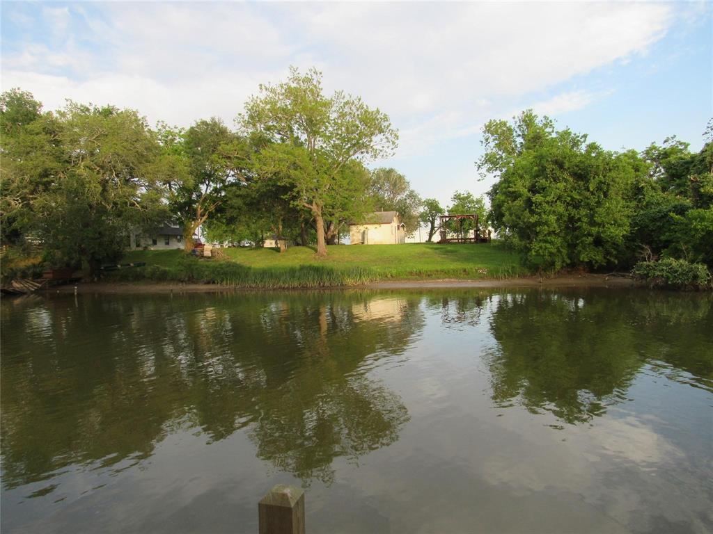 47 Sir Lancelot Drive, Sargent, Texas image 9