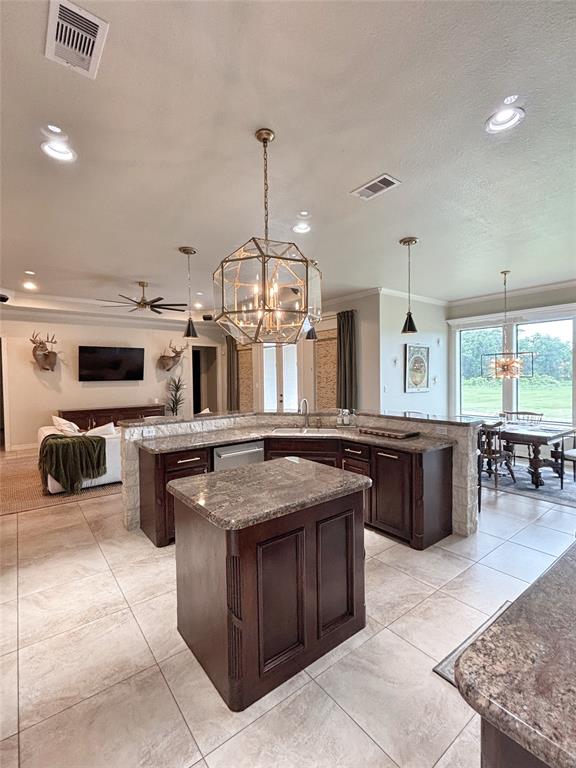 1549 Frontier Trail, Angleton, Texas image 6