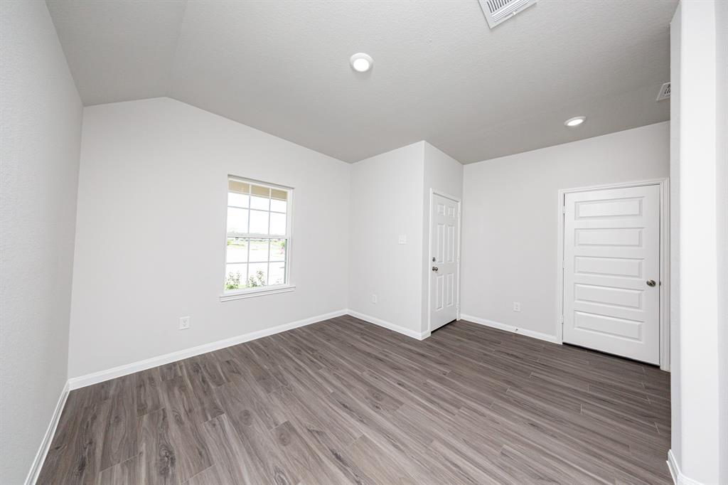 16523 Willow Forest Drive, Conroe, Texas image 4