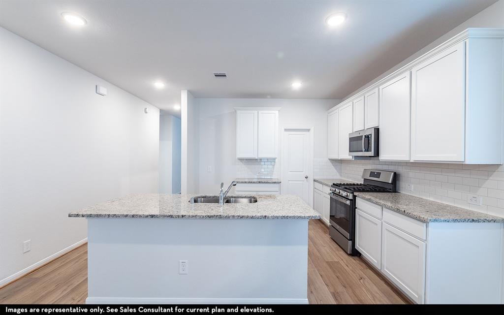 3218 Cornflower Coast Court, Texas City, Texas image 3