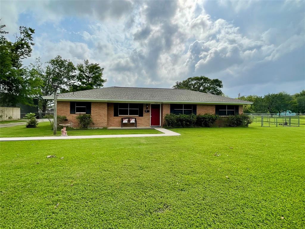 1206 Main Street, Alvin, Texas image 1